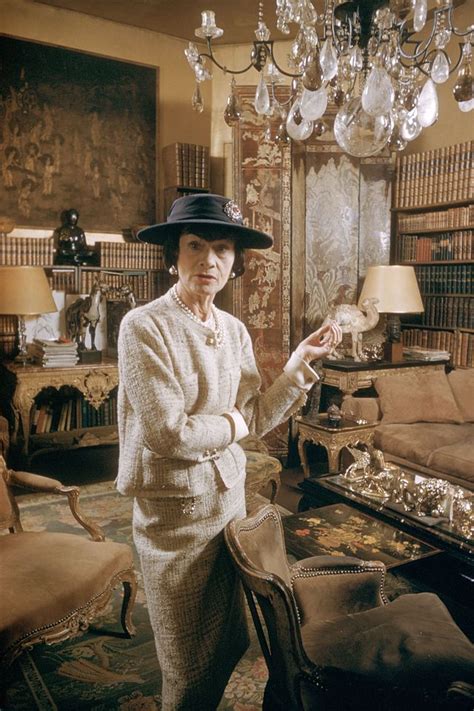 La giacca Chanel: storia del capo iconico in tweed della maison